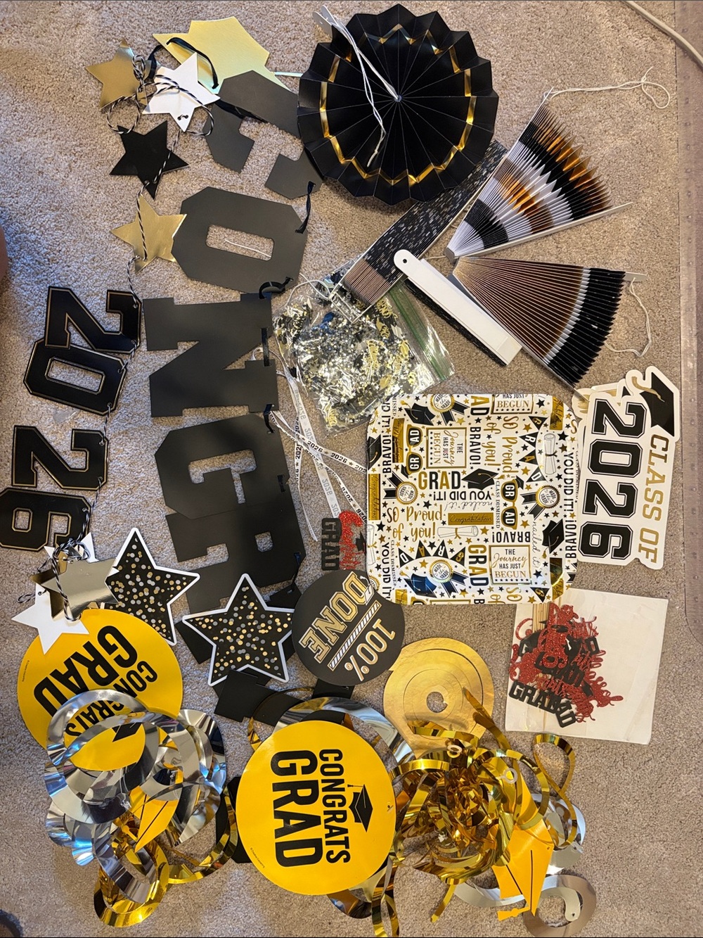 Graduation Party Decoration Bundle - Black and Gold 2026